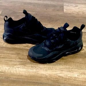 Nike black air max